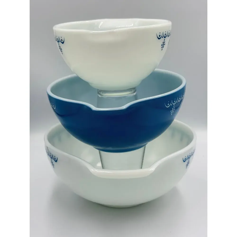 Pyrex snowflake white